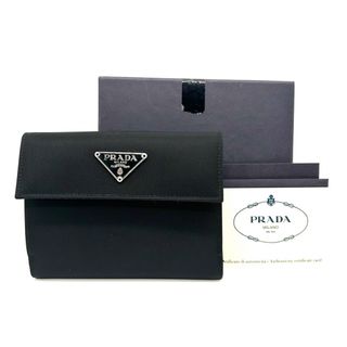 プラダ(PRADA)のPRADA プラダ　ナイロン　二つ折り財布　ブラック　三角プレート　美品　箱付き(財布)