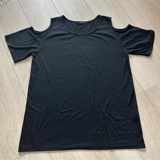 エモダ(EMODA)のEMODA エモダ　オープンショルダー　トップス　Tシャツ　リブカットソー(Tシャツ(半袖/袖なし))