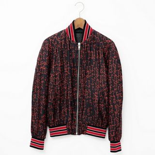 ジバンシィ(GIVENCHY)の■美品■GIVENCHY ジバンシィ 中綿 ボンバー ジャケット ブルゾン メンズ サイズ46 シルク 総柄 ブラック×レッド ブランド古着【中古】20231101/GO6513(Gジャン/デニムジャケット)