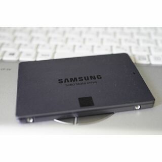 サムスン(SAMSUNG)のSamsung 870 QVO 4TB 2.5インチ SSD(PC周辺機器)