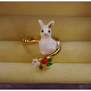 新品 アンティーク調可愛いウサギさんリング指輪　フリーサイズ(リング(指輪))