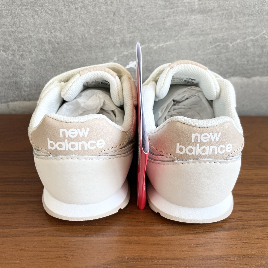 New Balance - 【新品】12.5センチ ライトベージュ New Balance - 【新品】12.5センチ ライトベージュ