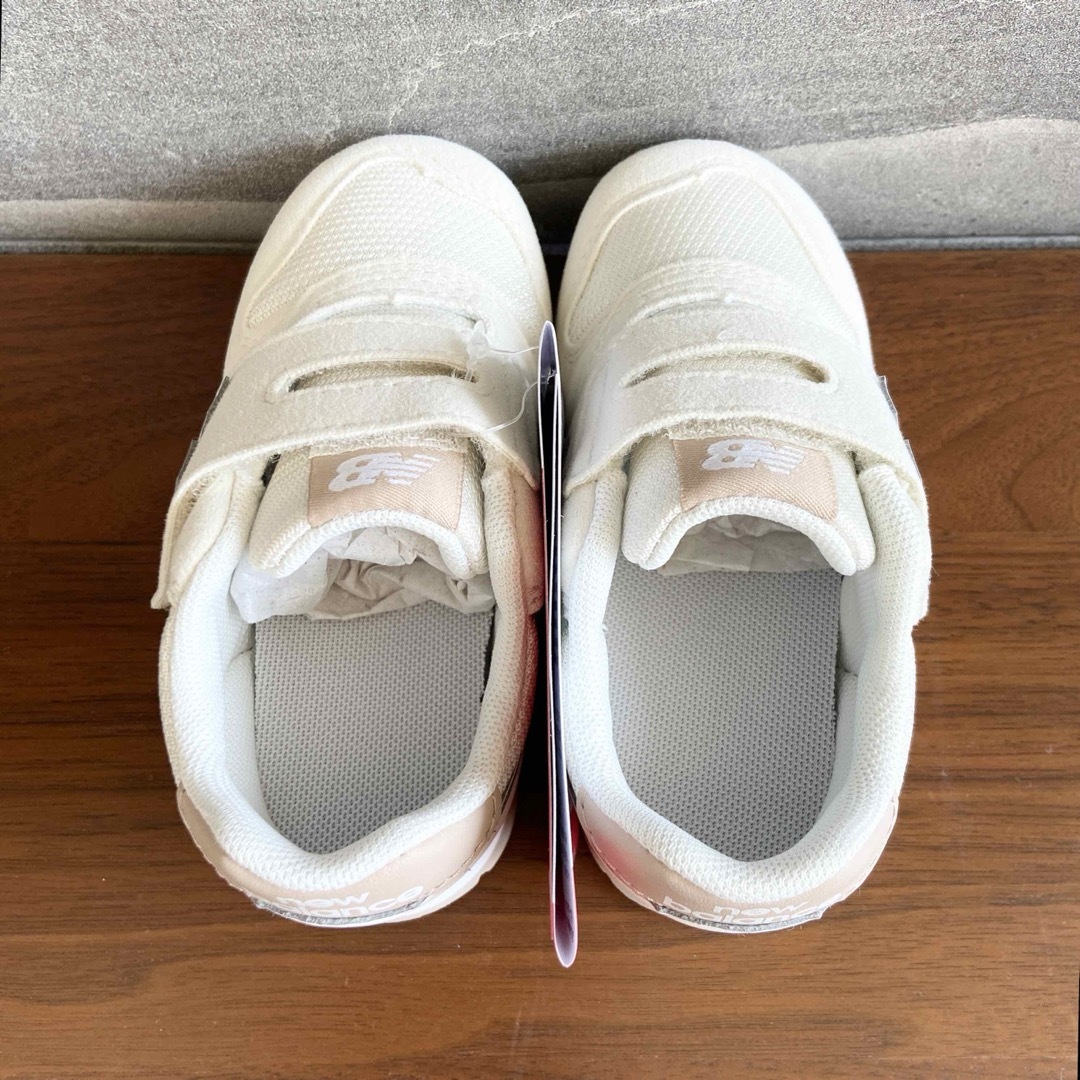 New Balance - 【新品】12.5センチ ライトベージュ New Balance - 【新品】12.5センチ ライトベージュ