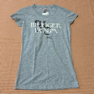 TOMMY HILFIGER - トミーヒルフィガー レディスデザインTシャツ XSサイズ　新品
