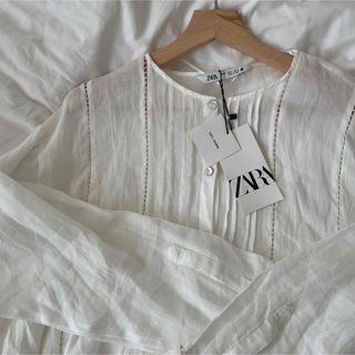 ザラ(ZARA)の【新品タグ付き】ZARA  コットンブラウス(シャツ/ブラウス(長袖/七分))