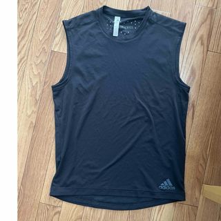 アディダス(adidas)のadidas ノースリーブトップス　黒　アディダス(Tシャツ/カットソー(半袖/袖なし))