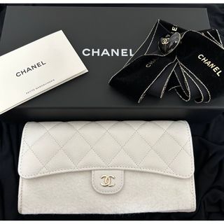 シャネル(CHANEL)の新品未使用　CHANEL長財布　白キャビアスキン(財布)