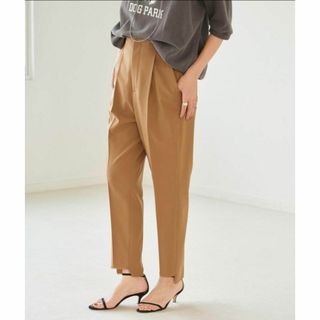 プラージュ(Plage)の美品＊23SS プラージュ　【GIRL】センタープレス タック パンツ(カジュアルパンツ)