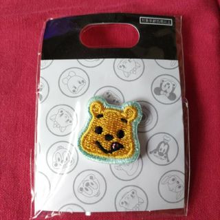 クマノプーサン(くまのプーさん)の☆Disney☆プーさん☆刺繍ピンバッジ(バッジ/ピンバッジ)