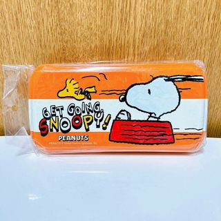 ピーナッツ(PEANUTS)の新品・美品・未使用　スヌーピー　缶　ペンケース　2段　筆箱　オレンジ(キャラクターグッズ)