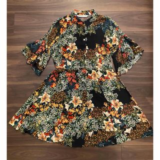 ザラ(ZARA)のZARA 美品 花柄　ワンピース(ひざ丈ワンピース)