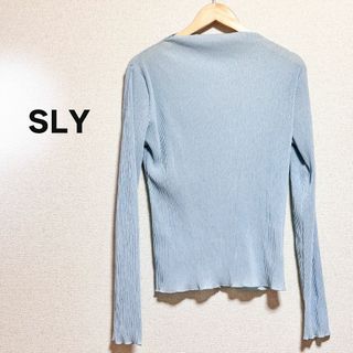 スライ(SLY)のSLY　スライ　カットソー　プリーツ　水色　ハイネック　長袖(カットソー(長袖/七分))