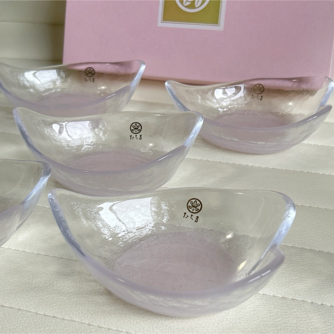 たち吉 - たち吉 ピンク 桜花弁 ガラス小鉢 5枚セット 小皿 たち吉 - たち吉 ピンク 桜花弁 ガラス小鉢 5枚セット 小皿