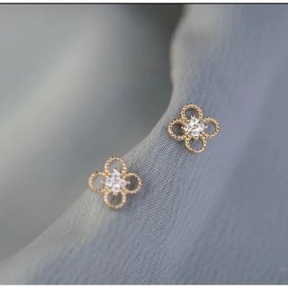 ピアス　クローバーダイヤ(ピアス)