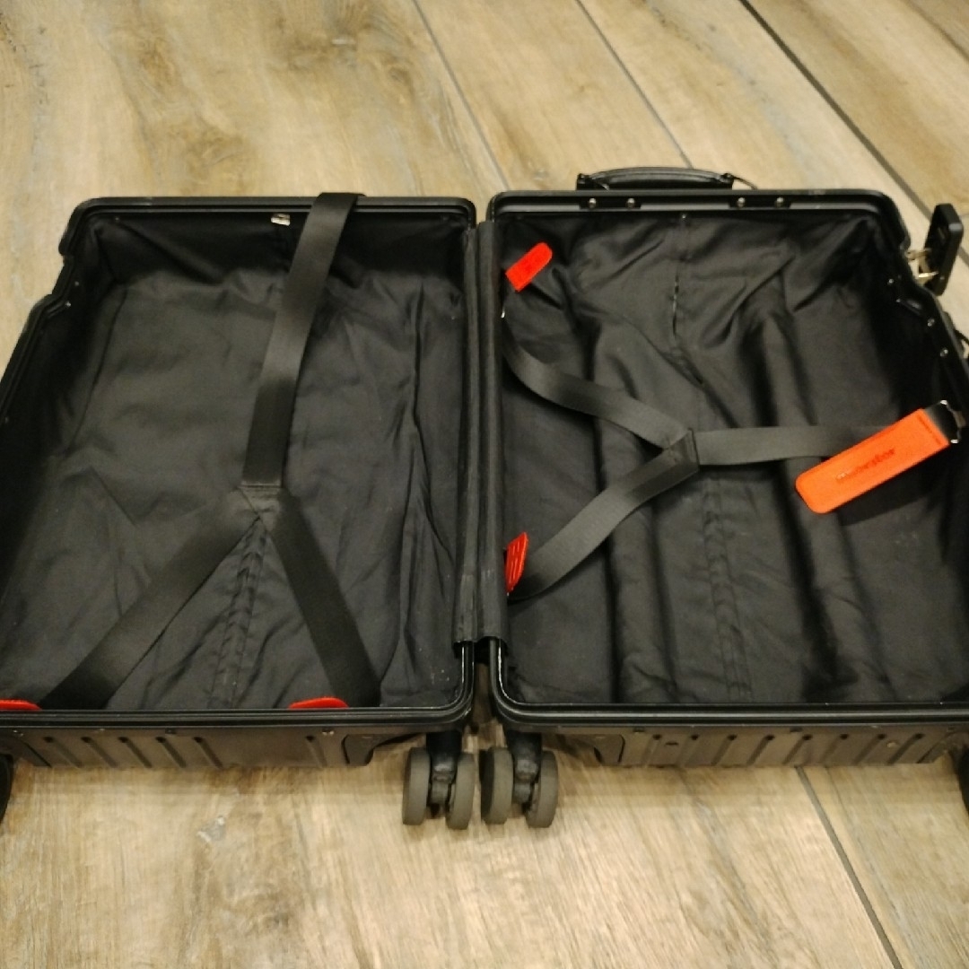 innovator - innovator スーツケース アルミ 36リットル inv1811 innovator - innovator スーツケース アルミ 36リットル inv1811