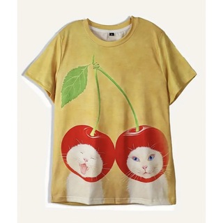 さくらんぼになった子猫　猫柄　半袖Tシャツ　レモンイエロー　Mサイズ(Tシャツ(半袖/袖なし))