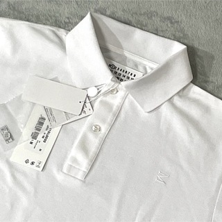マルタンマルジェラ(Maison Martin Margiela)の新品タグ付 メゾンマルジェラ 22SS ポロシャツ 刺繡ロゴ Ｍ 白 レディース(ポロシャツ)
