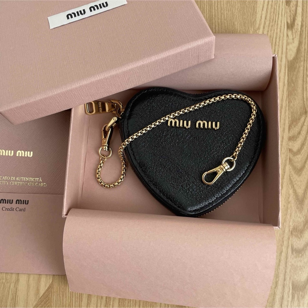 MIU MIU - 美品 miumiuミュウミュウ ハートコインケース 小銭 MIU MIU - 美品 miumiuミュウミュウ ハートコインケース 小銭