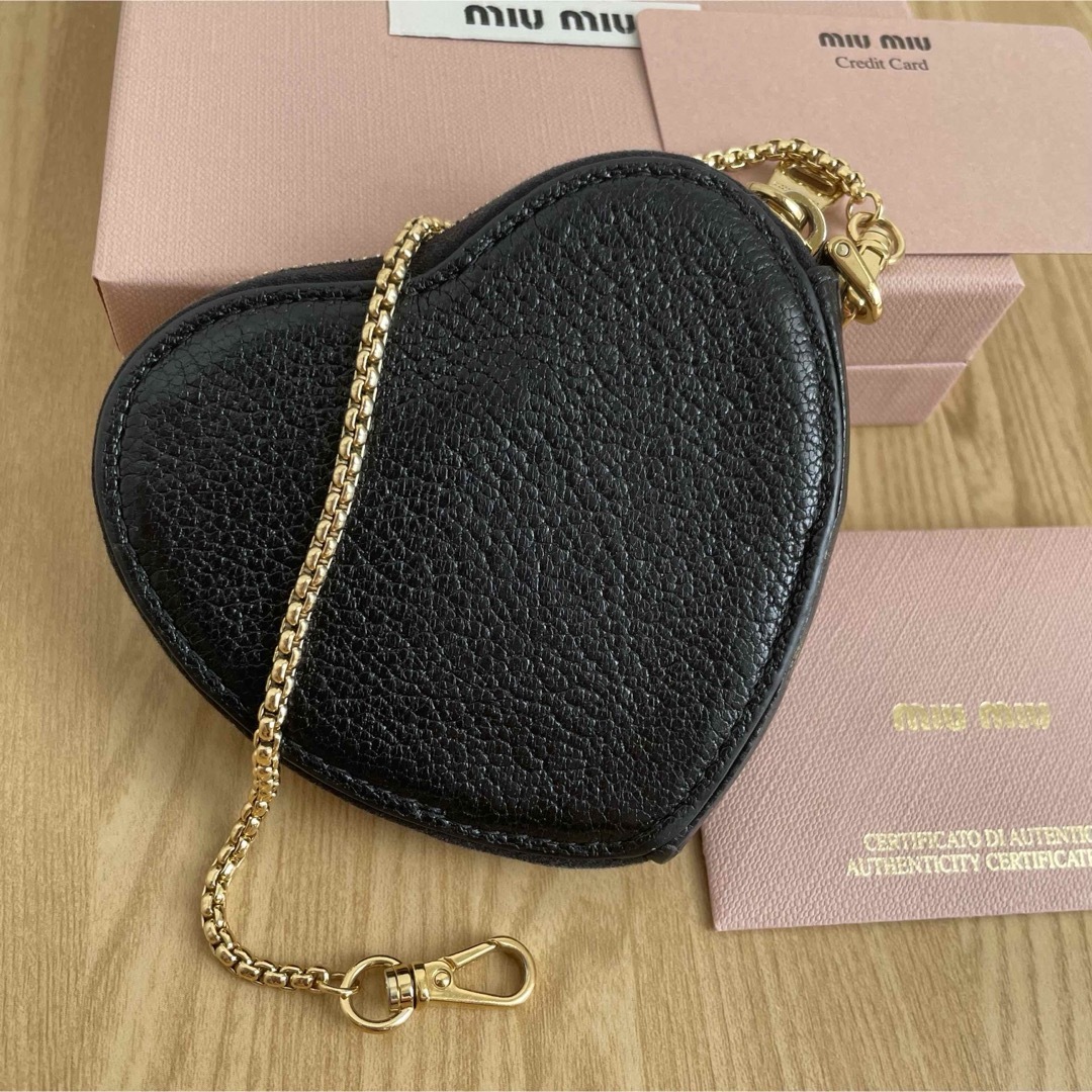MIU MIU - 美品 miumiuミュウミュウ ハートコインケース 小銭 MIU MIU - 美品 miumiuミュウミュウ ハートコインケース 小銭