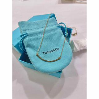 ティファニー(Tiffany & Co.)のティファニー　Tスマイル  ネックレス　スモール　YG  18K(ネックレス)