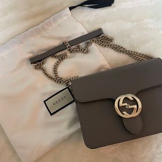 GUCCI インターロッキング　グレー