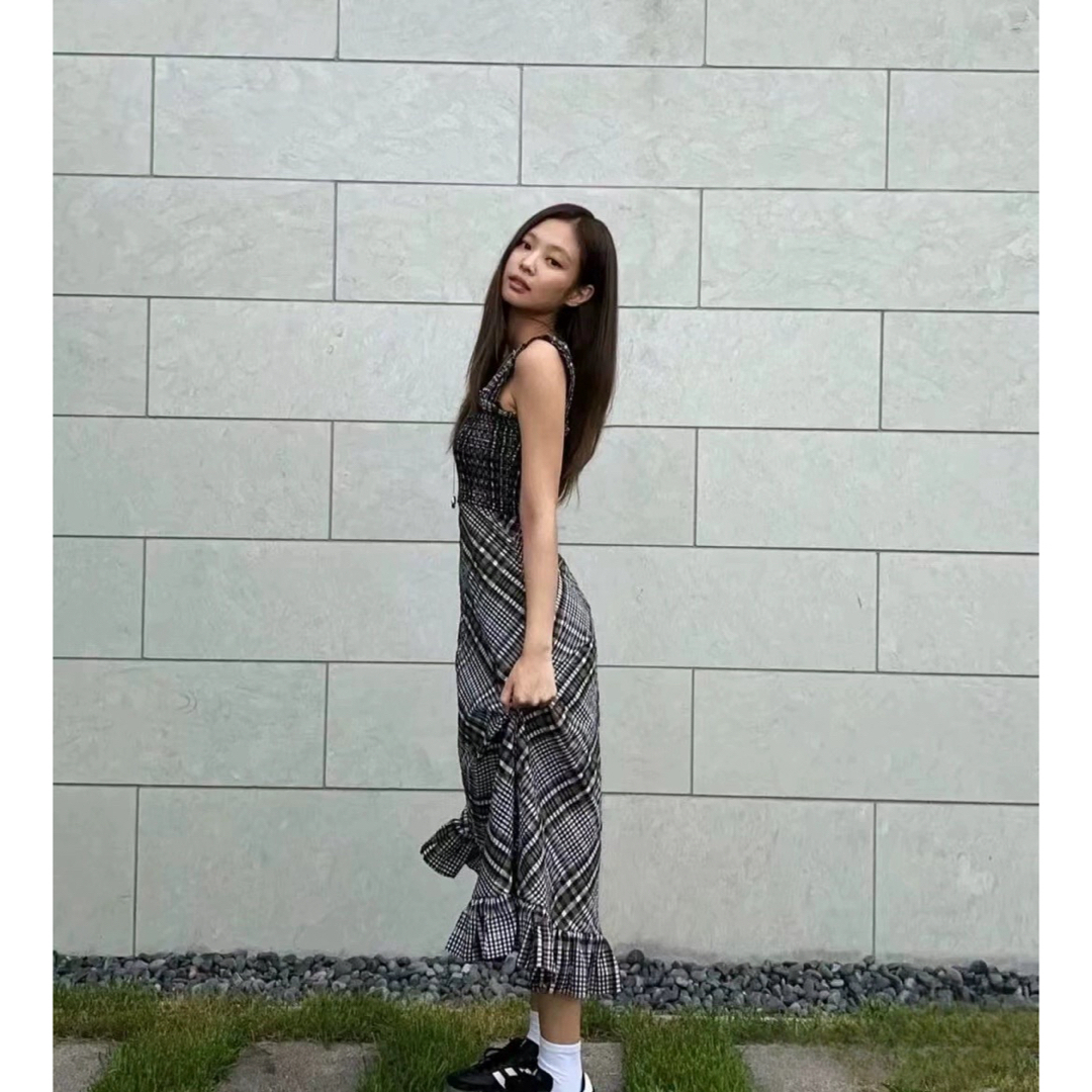 ジェニー着用 Ganni ガニー ワンピース 新品の通販 by @@@ shop ジェニー着用 Ganni ガニー ワンピース 新品の通販 by @@@ shop
