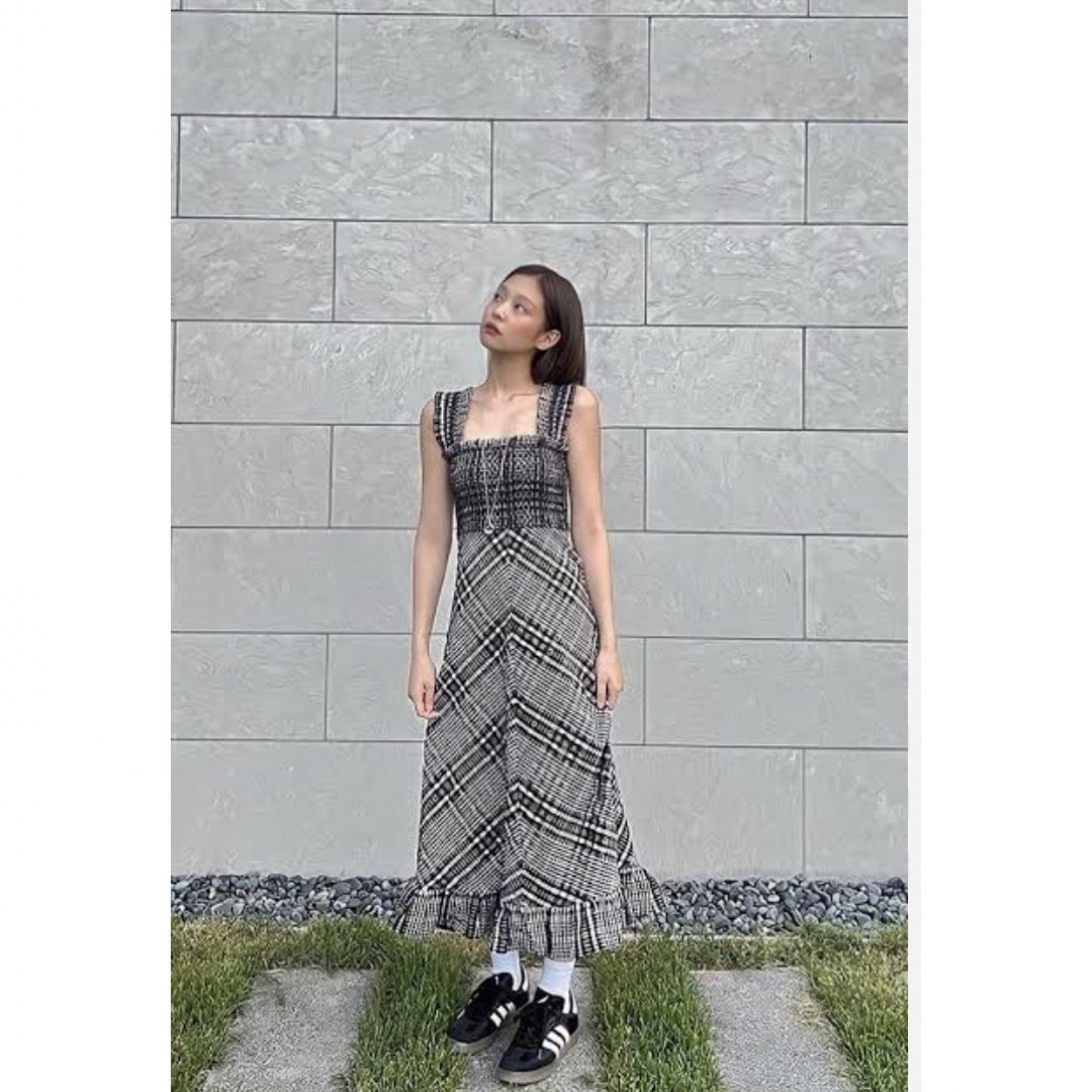 ジェニー着用 Ganni ガニー ワンピース 新品の通販 by @@@ shop ジェニー着用 Ganni ガニー ワンピース 新品の通販 by @@@ shop