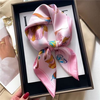 残り僅か♡　スカーフ　紫外線対策　スクエア　バッグチャーム　ピンク　花柄　上品(バンダナ/スカーフ)