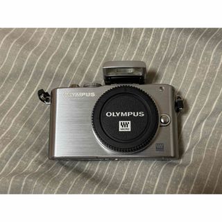 オリンパス(OLYMPUS)のOLYMPUS E-PL3 ミラーレス一眼 ボディ＋フラッシュ(ミラーレス一眼)