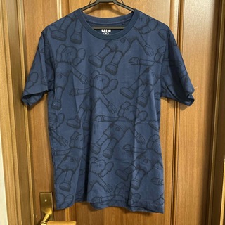 ユニクロ(UNIQLO)のユニクロ カウズ コラボTシャツ UT Mサイズ(シャツ/ブラウス(長袖/七分))