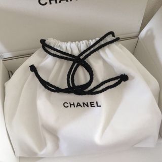 シャネル(CHANEL)のCHANEL シャネル🤍巾着ポーチ🤍(ポーチ)