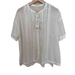 白ブラウス半袖　インド綿100% 刺繍(シャツ/ブラウス(半袖/袖なし))
