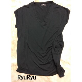 リュリュ(RyuRyu)のRyuRyu 黒のフレンチ袖・V首トップス(カットソー(半袖/袖なし))