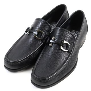 サルヴァトーレフェラガモ(Salvatore Ferragamo)の【ドンドン見直し】極美品○Salvatore Ferragamo サルヴァトーレフェラガモ 0642848 GRANDIOSO グランディオーソ ガンチーニビット ロゴ刻印 レザーシューズ/ローファー ブラック 5.5 箱・保存袋付き イタリア製 メンズ(その他)