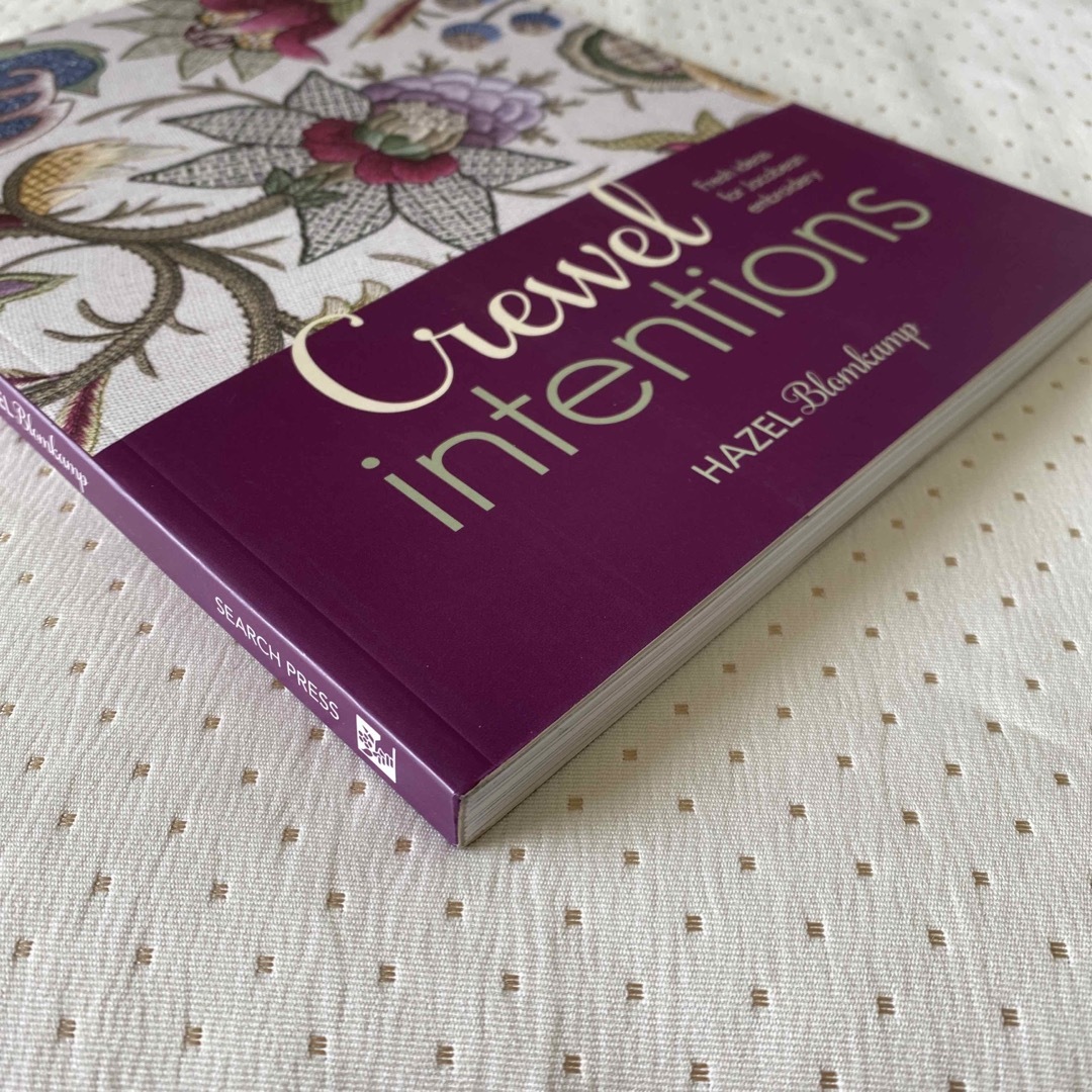 Crewel Intentions クルーエル刺繍 洋書の通販 by Viola's shop Crewel Intentions クルーエル刺繍 洋書の通販 by Viola's shop
