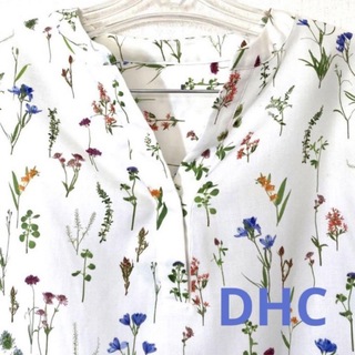 ディーエイチシー(DHC)のDHC ディーエイチシー　ボタニカル柄　花柄　スキッパーシャツ　ブラウス(シャツ/ブラウス(半袖/袖なし))