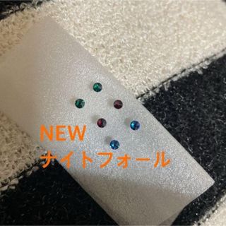 金属 ピアス スワロフスキー 3㎜ 赤 緑 ブルー(ピアス)