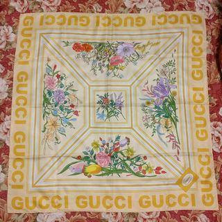 Gucci - 新品GUCCIシルク花柄スカーフ黄色