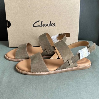 Clarks - 【新品】Clarksクラークス レディース サンダル スエード 本革 カーキ