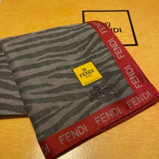 FENDI - 未使用　フェンディ   ハンカチスカーフ　49🟥　zebra