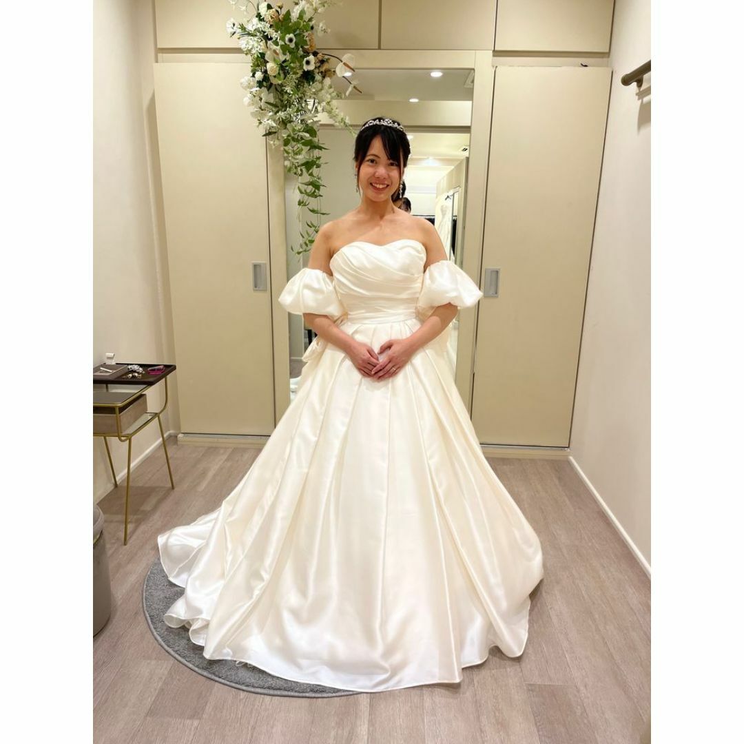 ウエディングドレス ベアトップ パフスリーブ 豪華なバックリボン 結婚式/披露宴