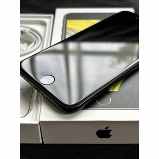 アップル(Apple)のiPhone SE 2 第2世代　美品　SIMフリー　ブラック　64GB(スマートフォン本体)
