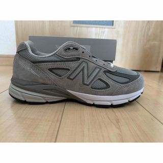 990v4(スニーカー)