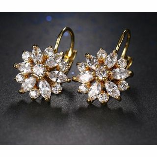 キラキラ★AAAジルコニアダイヤモンド 花柄ピアス 両耳 ☆ゴールド(ピアス)