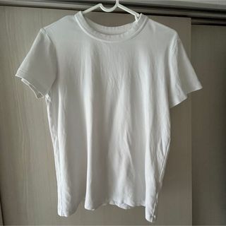 ユニクロ(UNIQLO)のUNIQLO Tシャツ(Tシャツ(半袖/袖なし))