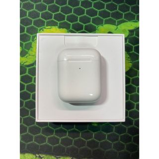 アップル(Apple)のApple AirPods  第2世代　充電ケース　• ワイヤレス充電(ヘッドフォン/イヤフォン)