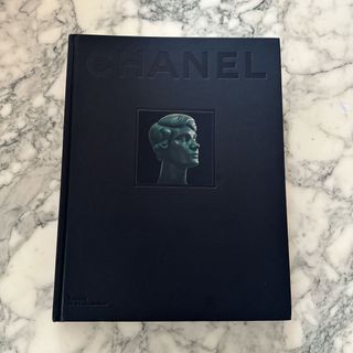 CHANEL - CHANEL シャネル　洋書