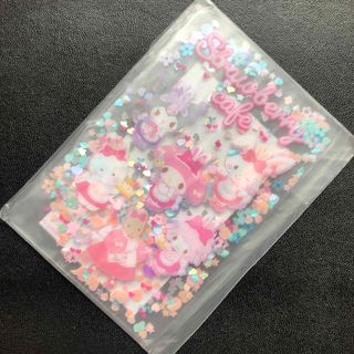 サンリオ - パスケース サンリオ ガールズMIX 新品 トレカケースとしても使えます。