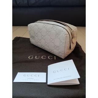 グッチ(Gucci)の新品未使用　GUCCI　化粧ポーチ　ポーチ　革　ベージュ　グッチ　小物入れ　レザ(ポーチ)