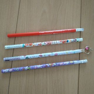 鉛筆3本＆パイロットフリクション色鉛筆　あか1本(ペン/マーカー)
